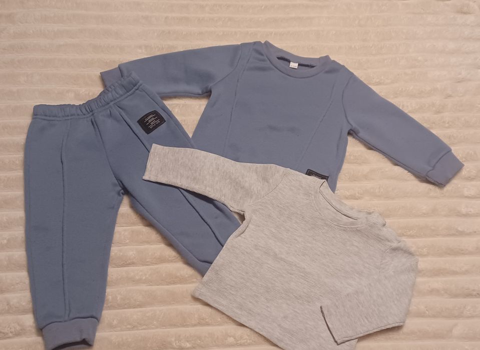 Komplet/zestaw niemowlęcy rozmiar 74 dres plus bluzka.