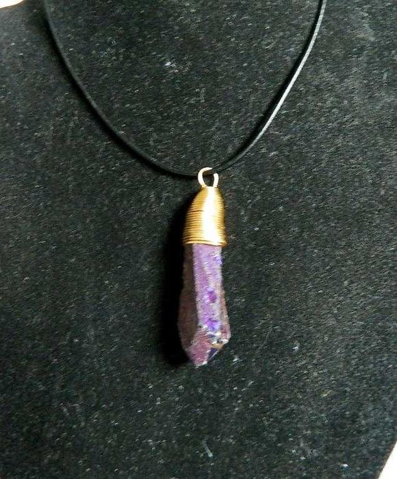 Kwarc tęczowy, tytanowy, surowy kamień, wisiorek