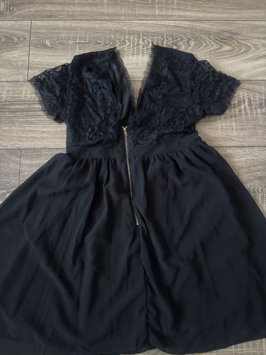 Sukienka czarna elegancka