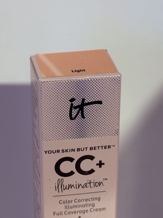 It cosmetics CC + YOUR SKIN BUT BETTER CC+  SPF50 Light 32 ml illumination