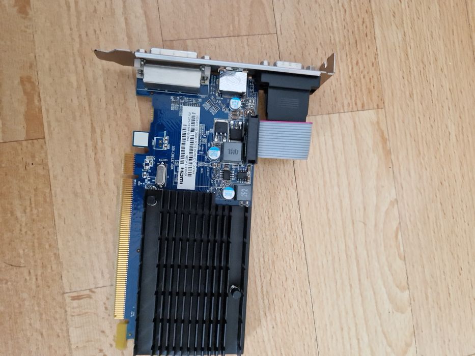 Sapphire Radeon HD6450 2GB Відеокарта в гарному стані