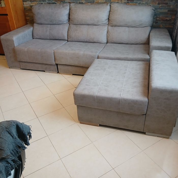 Sofá   com chaise long  movivel. 2,60 cm
