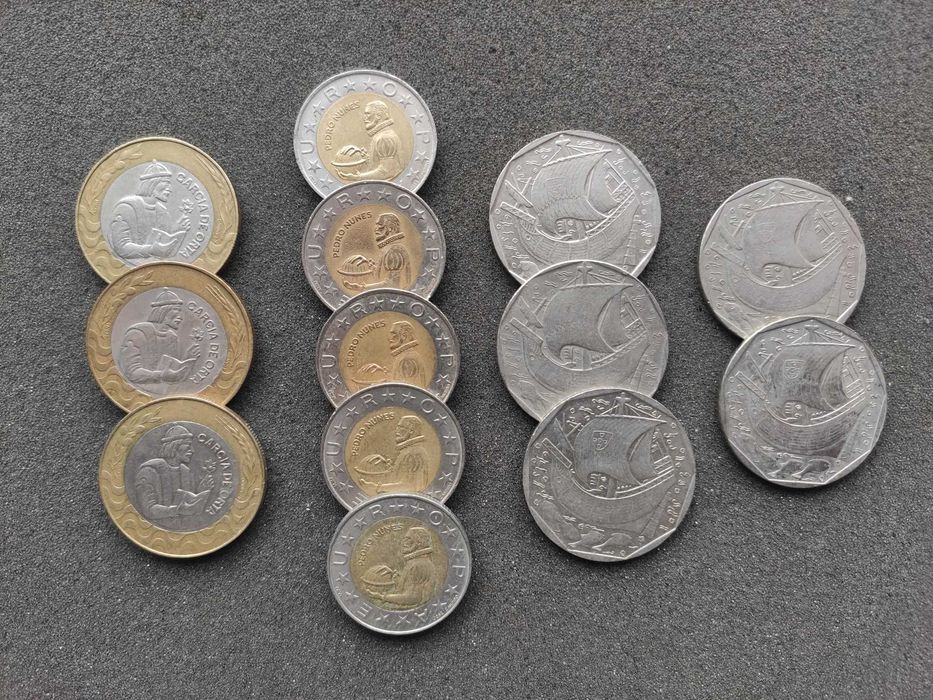 Conjunto de Moedas de 50$, 100$ e 200$ escudos