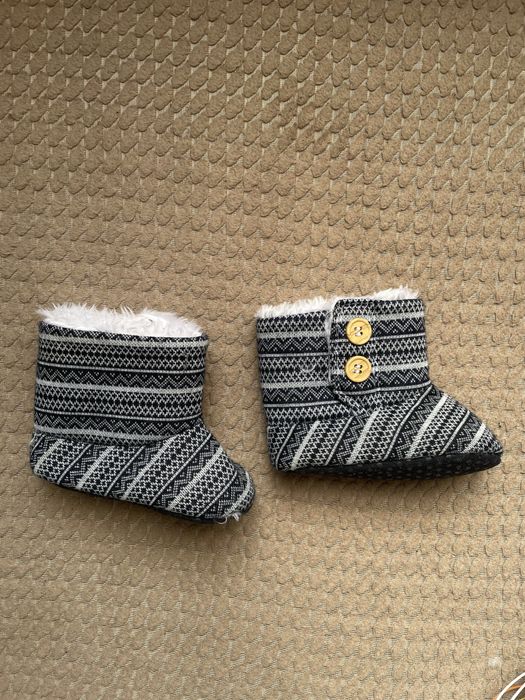 Дитячі пінетки, взуття (уги)