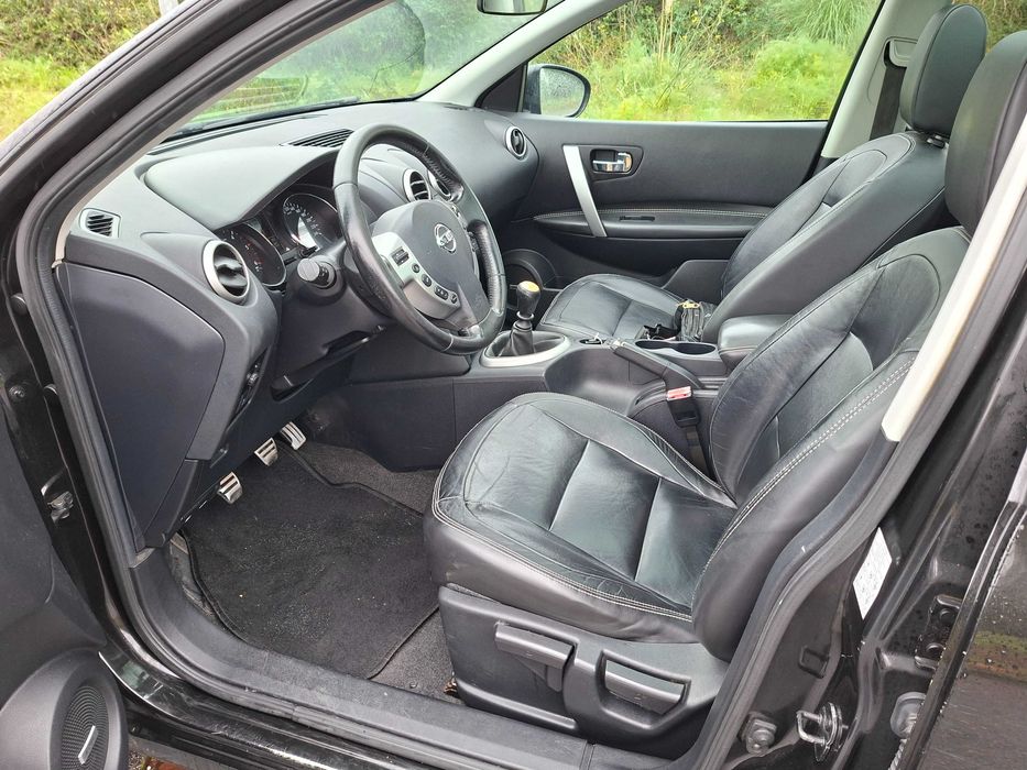 nissan qashqai com pele e teto