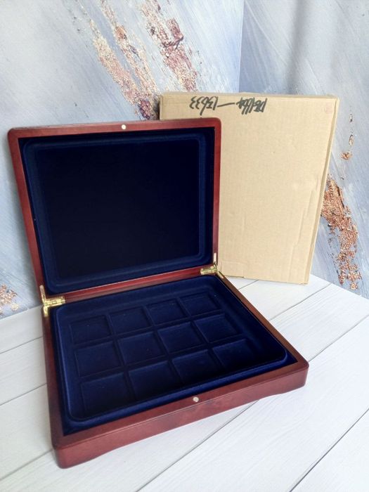 Футляр для монет (Квадро капсулы 12 шт) деревянная