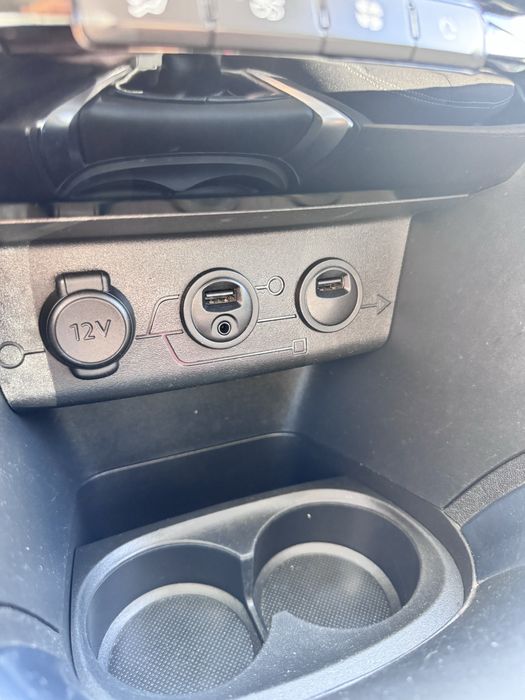 Peugeot 208 — fotografia 10