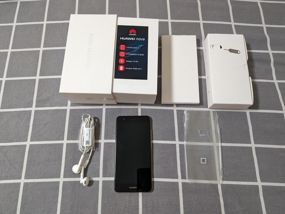 Телефон Huawei nova