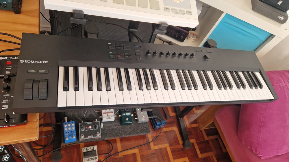 Teclado Midi Native Instruments Komplete Kontrol A61,  ótimo estado