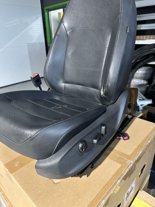 Сидіння водійське passat b7