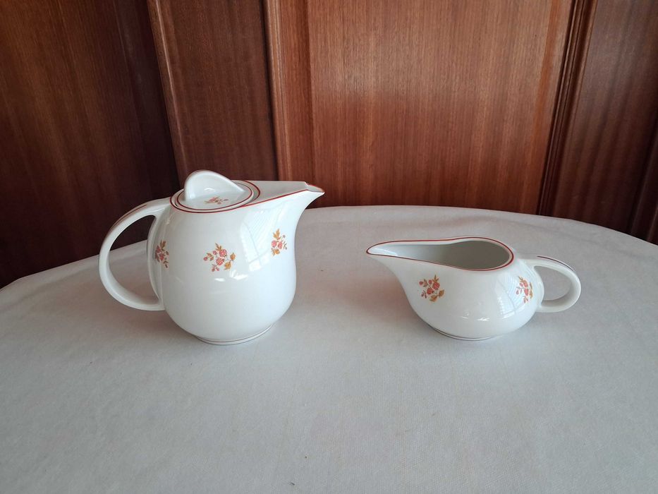 Vista Alegre - Art Deco 1924/47 - Bule e Leiteira Frutos Silvestres