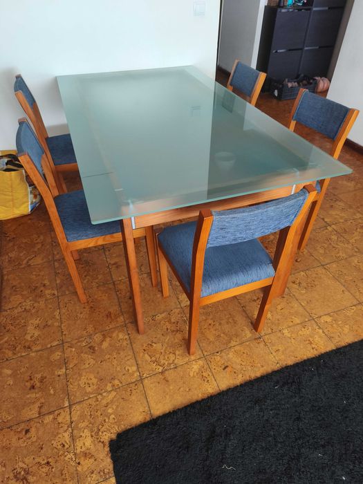 Conjunto de Mesa de Jantar com 5 Cadeiras - Madeira de Cerejeira Maciça