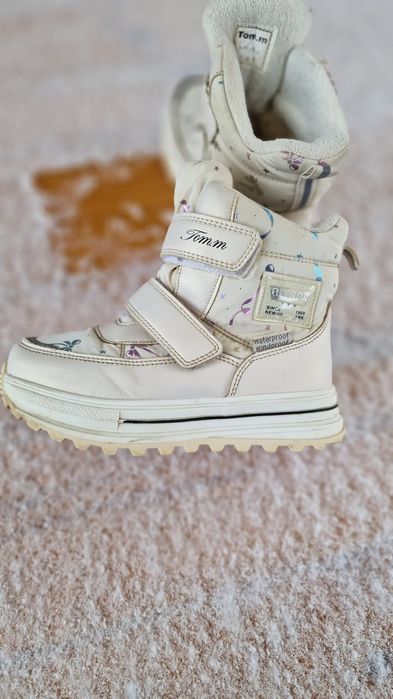 Чобітки, зимове взуття для дівчинки