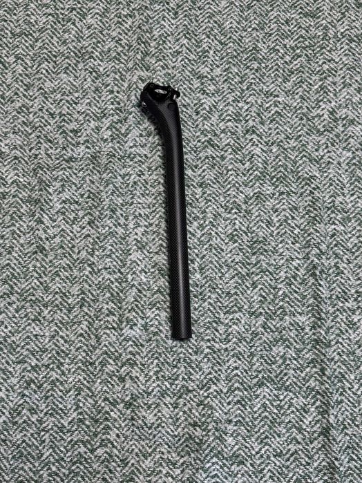 Sztyca podsiodłowa karbonowa matowa 400x27.2 mm OFFSET