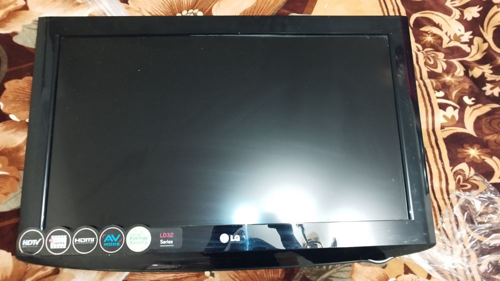Жидкокристаллический Телевизор LG 32LD321 + TV тюнер