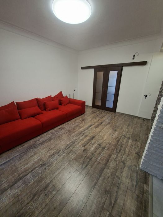 Продам трикімнатну"сталінку"