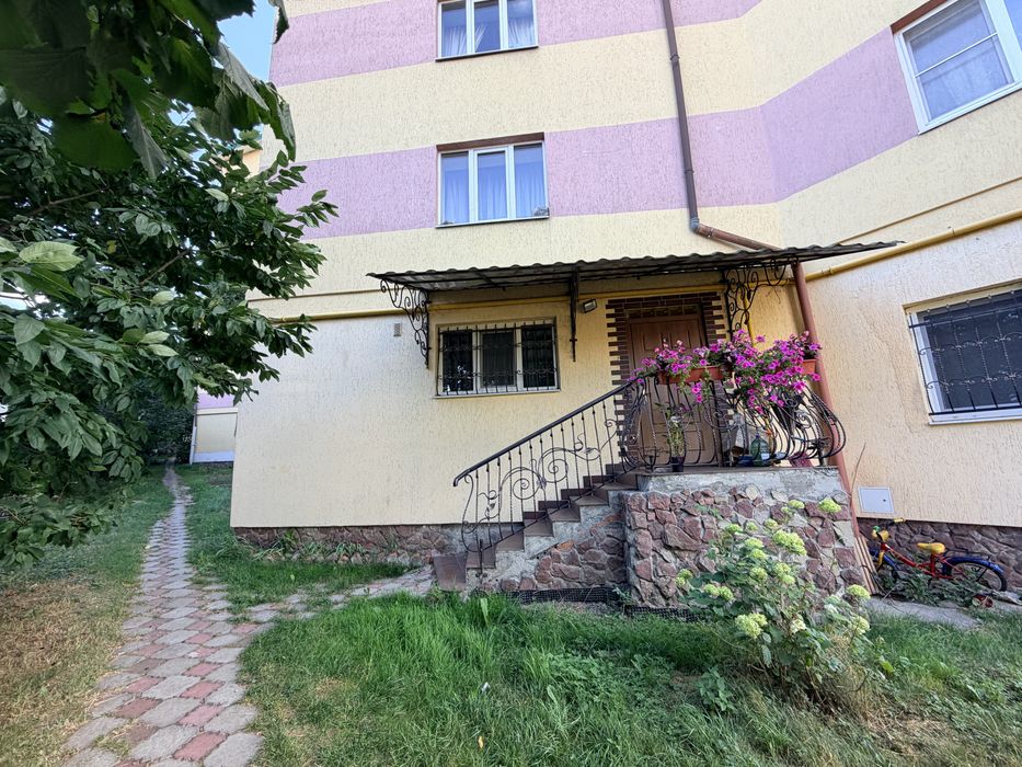 Продається 2-х кімнатна квартира, Винники , Личаківський р-н