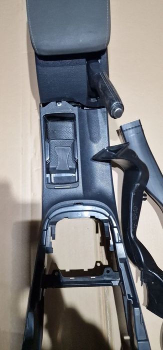 podłokietnik vw golf vi kompletny