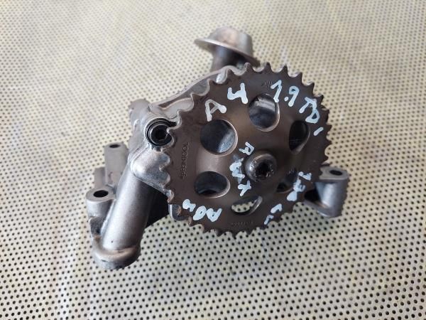 Bomba de óleo AUDI A4 (8E2, B6)