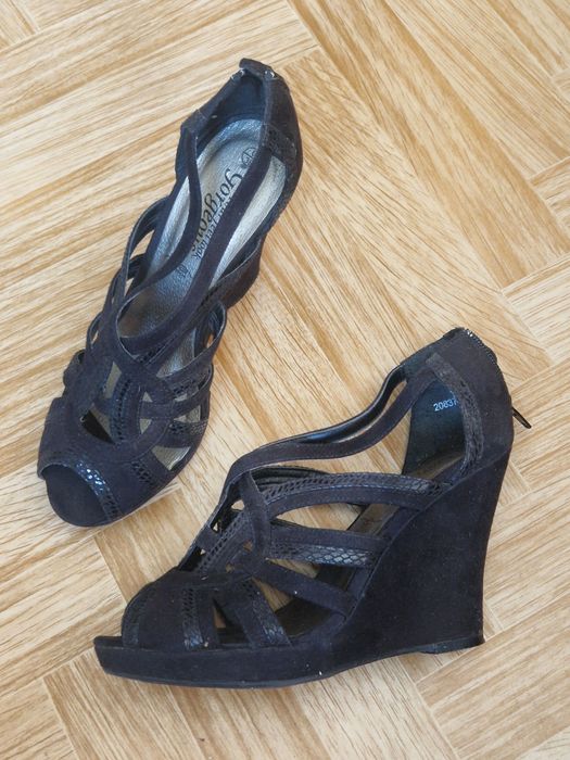 Босоніжки жіночі