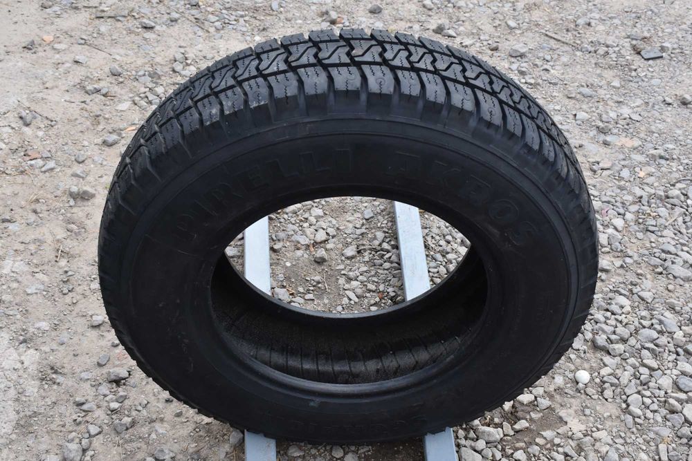 1x Opona opony Pirelli AKROS Scorpion 205R16 104T