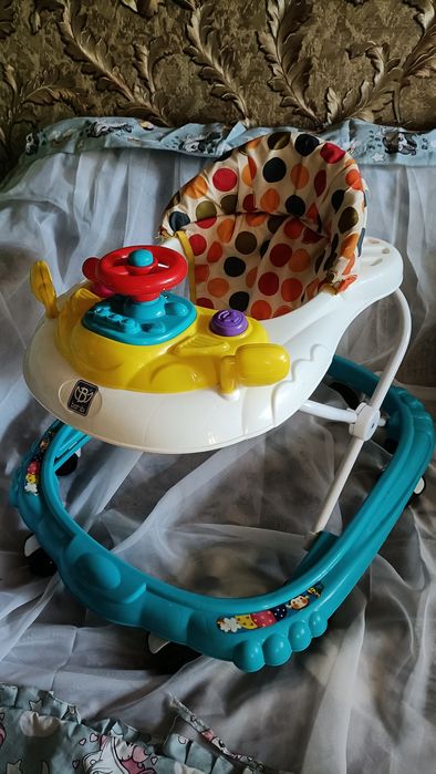 Продам  ходунки Bambi.