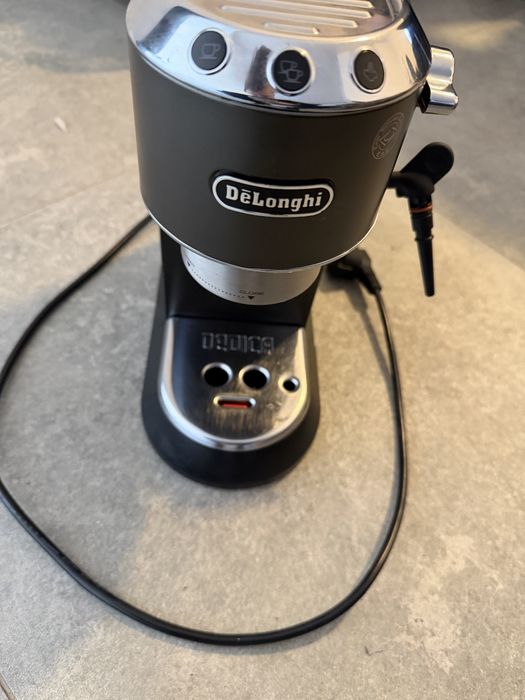 Ekspress delonghi dedica