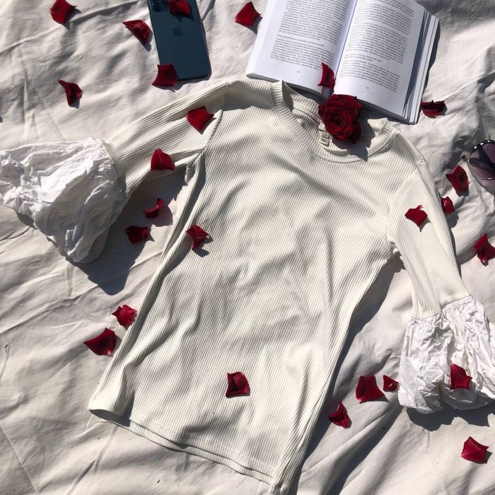 Кофтинка з об’ємними рукавами