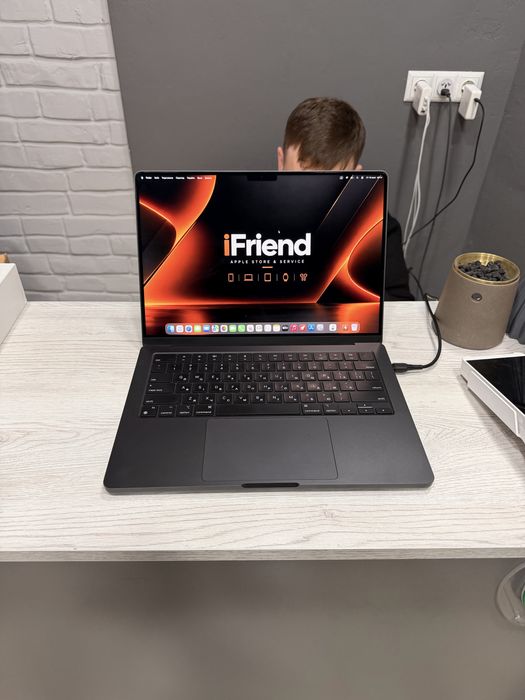 Macbook pro 14’ m3 pro 18/512gb space black