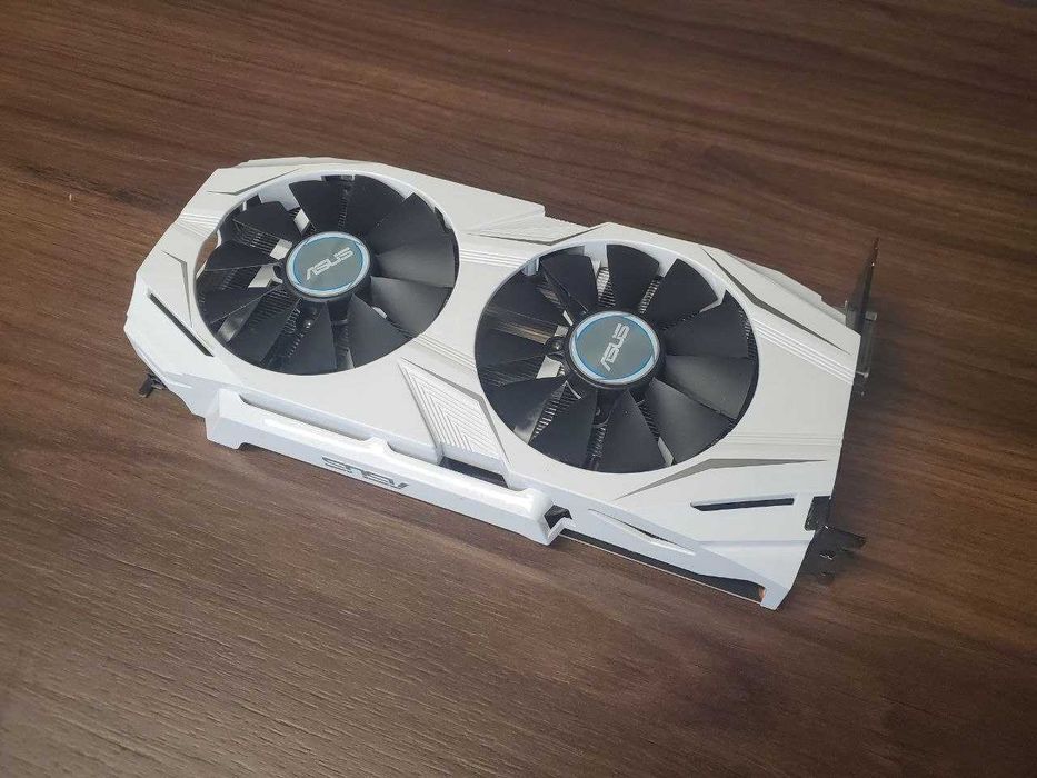 ASUS GeForce GTX 1060 Dual OC 3GB (DUAL-GTX1060-O3G) – оригінал, чудовий стан