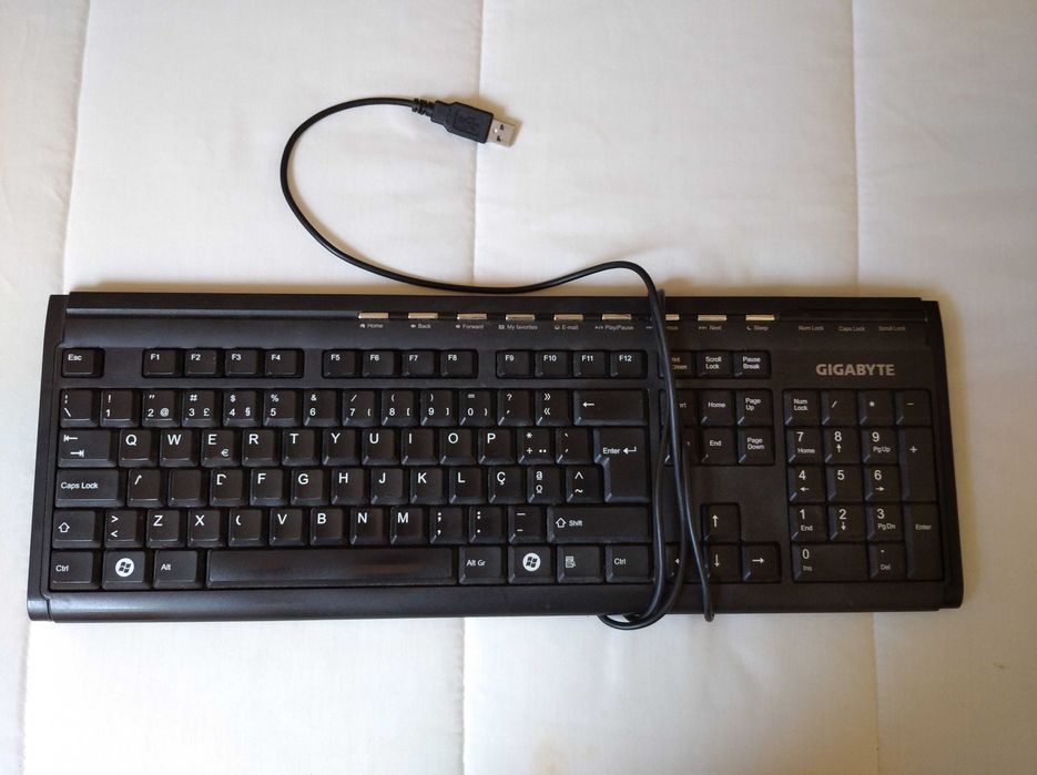 Teclado USB - Gigabyte