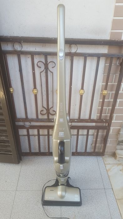 Aspirador vertical BOSCH como novo