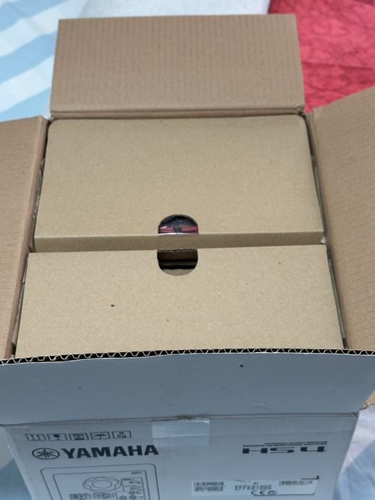 Coluna estúdio Yamaha HS4