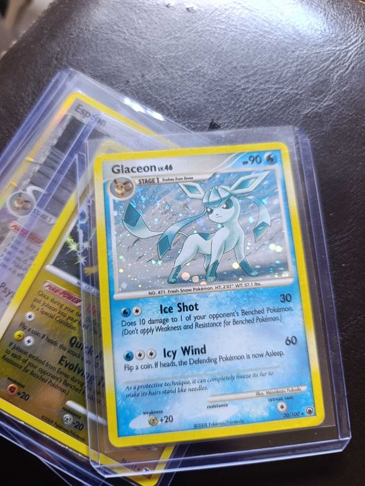 Cartas Pokémon antigas.