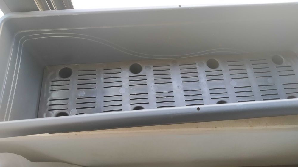 Vaso rectangular, cor antracite; nunca usado; tem etiqueta de origem