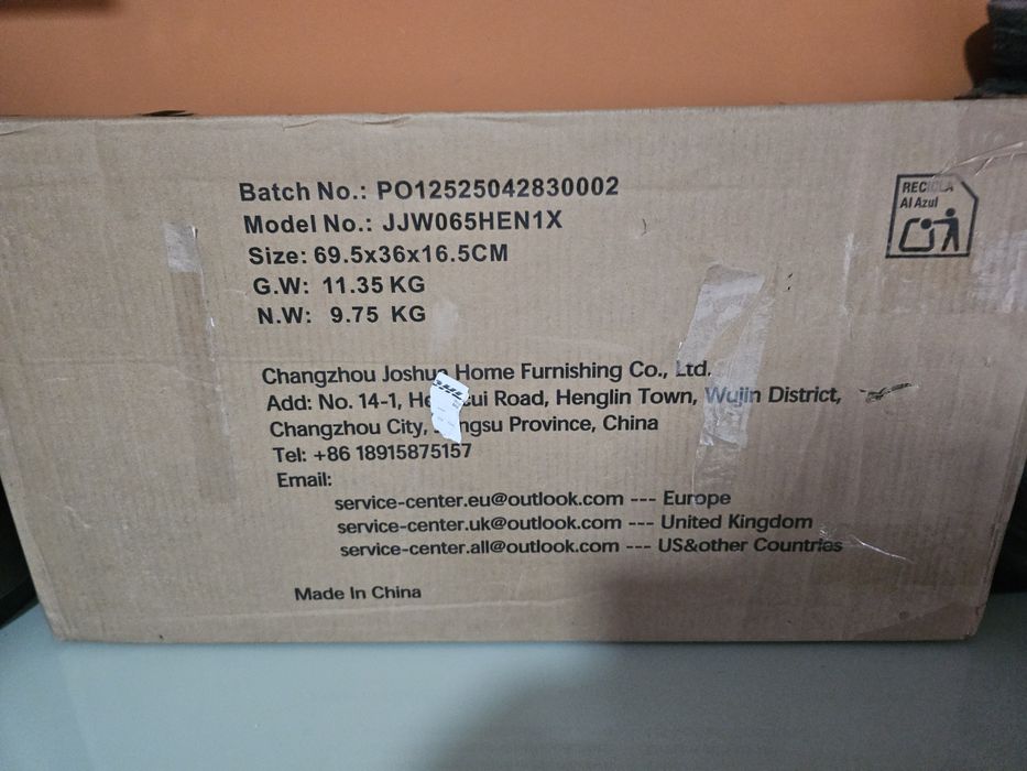 Secretária Preta completamente nova em caixa