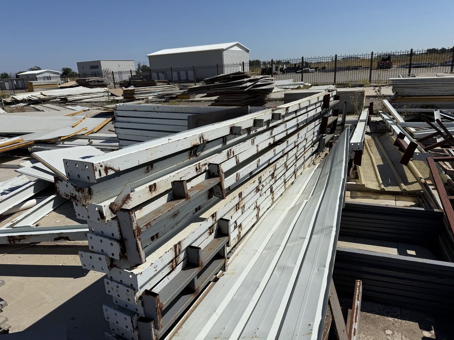 Метал, двутавр, арки из двутавра стойки