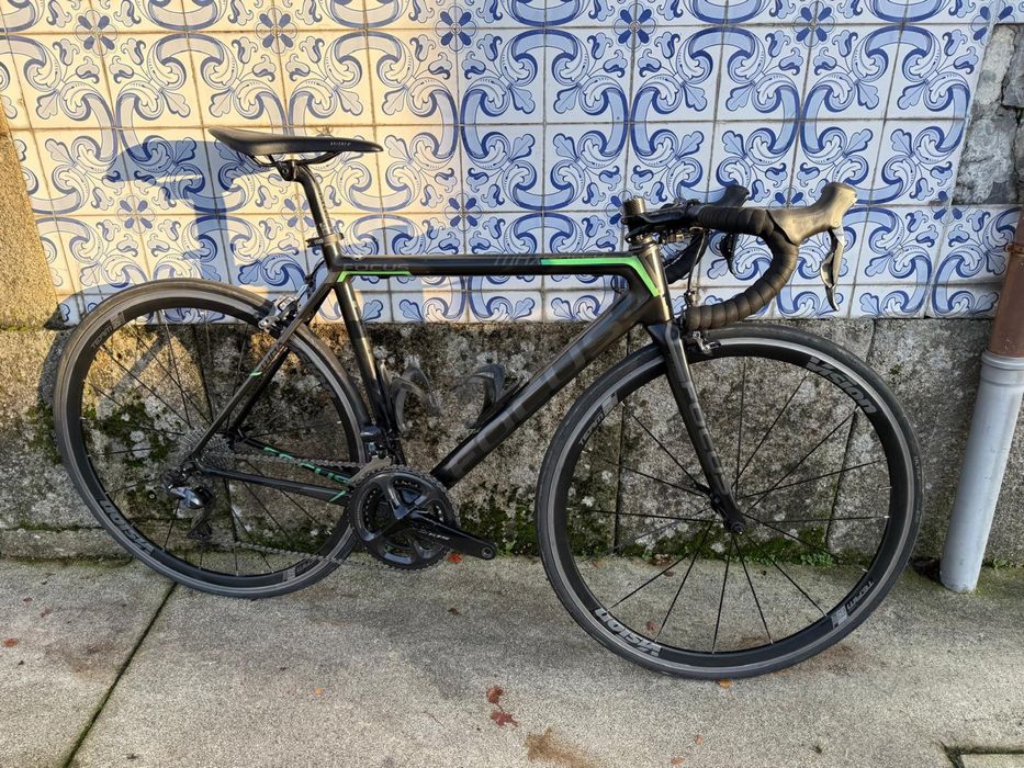 Bicicleta de Estrada Carbono Focus Izalco Max