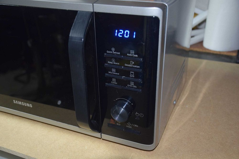 Microondas Samsung MG23K3515AS