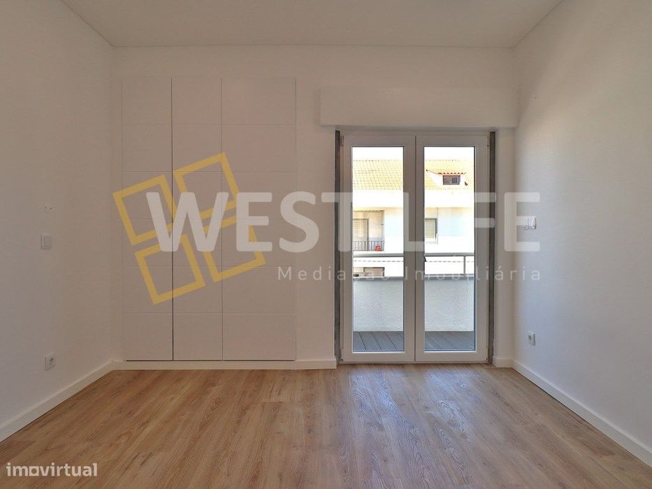 Apartamento T2+1 Totalmente Remodelado com VISTA MAR - a apenas 3 m...