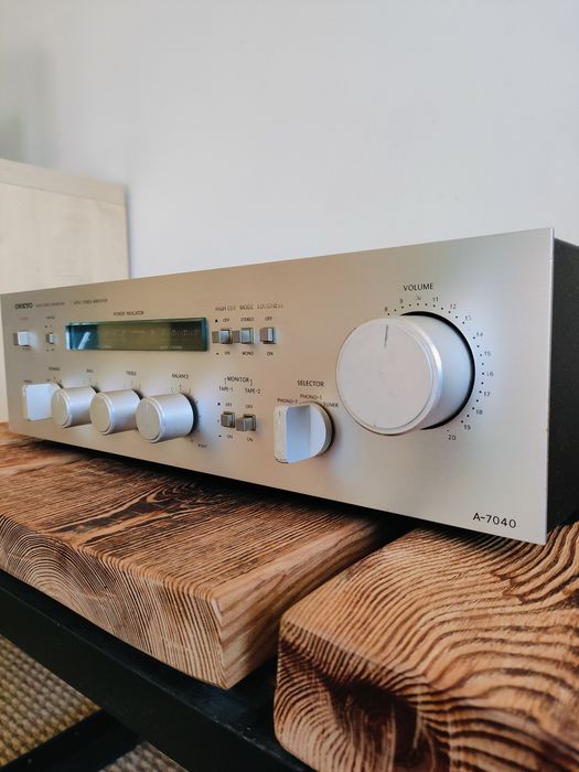 Wzmacniacz ONKYO A-7040  1979 rok