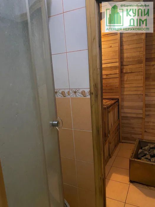 Продам двохповерховий будинок в м.Знам'янка