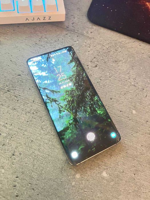 Обміняю samsung s10 8/128