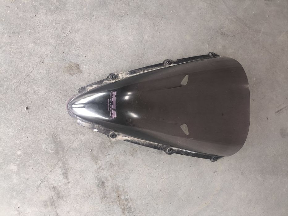 Yamaha r1 RN04 szyba MRA