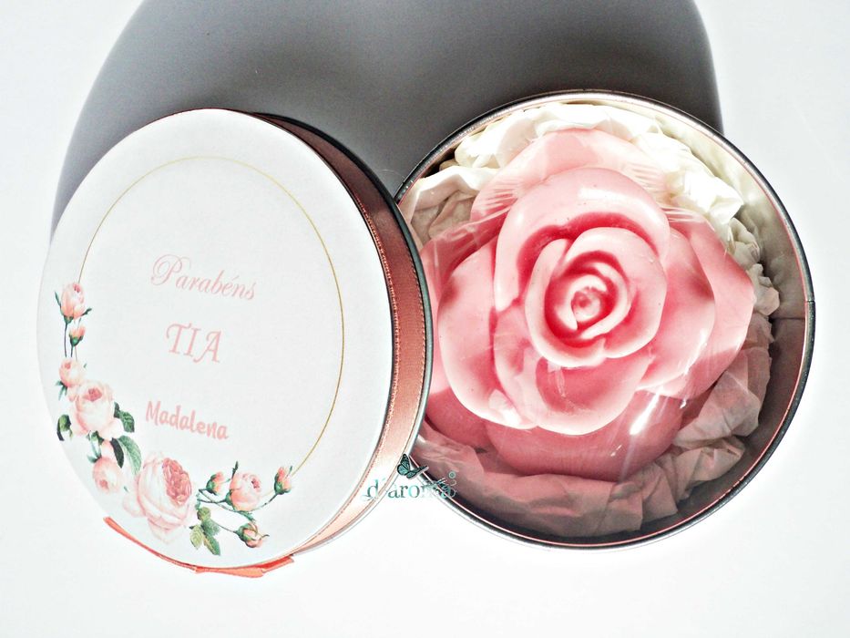 LEMBRANÇA ANIVERSÁRIO: Rosa 3D em sabonete decorativo em Latinha