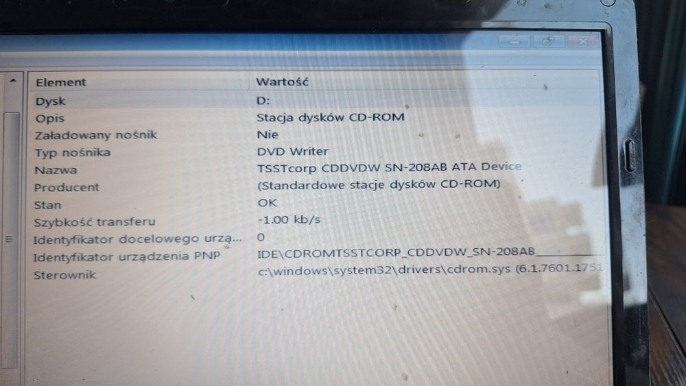 Laptop Toshiba Satellite L750-1xu i3 2x2.3GHz 600gb 6gb win7 dvd-rw