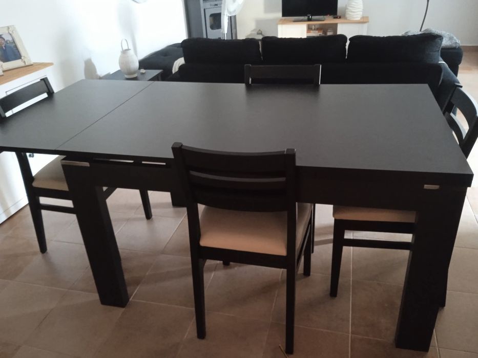Conjunto Mesa com 4 Cadeiras
