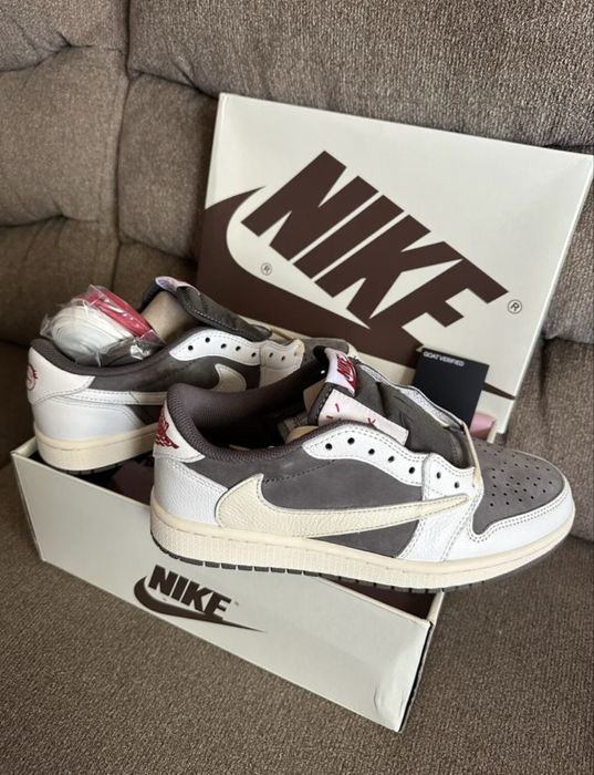36/45 Jordan 1 Low x Travis Scott (in box)