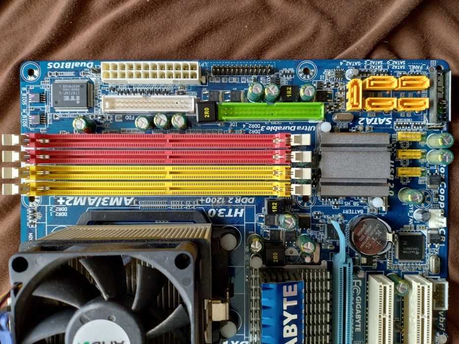 Płyta główna Gigabyte GA-MA785GM-US2H procesor pamiec