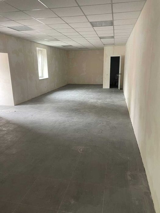 Сдам в аренду помещение площадью 95м2, первый этаж.